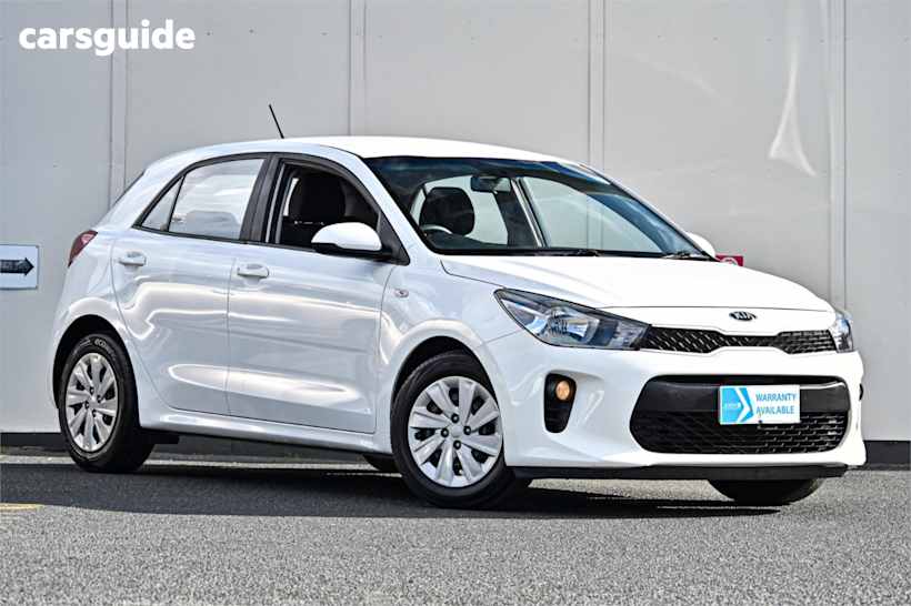 White 2018 Kia RIO Hatch S F