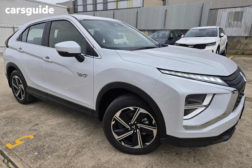 White 2023 Mitsubishi Eclipse Cross SUV PHEV ES 4X4
