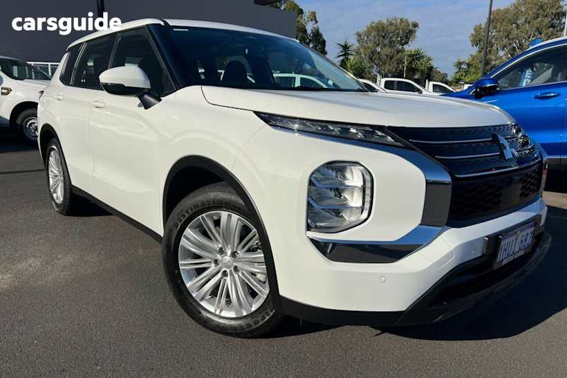 White 2023 Mitsubishi Outlander Wagon Es 5 Seat (2Wd)