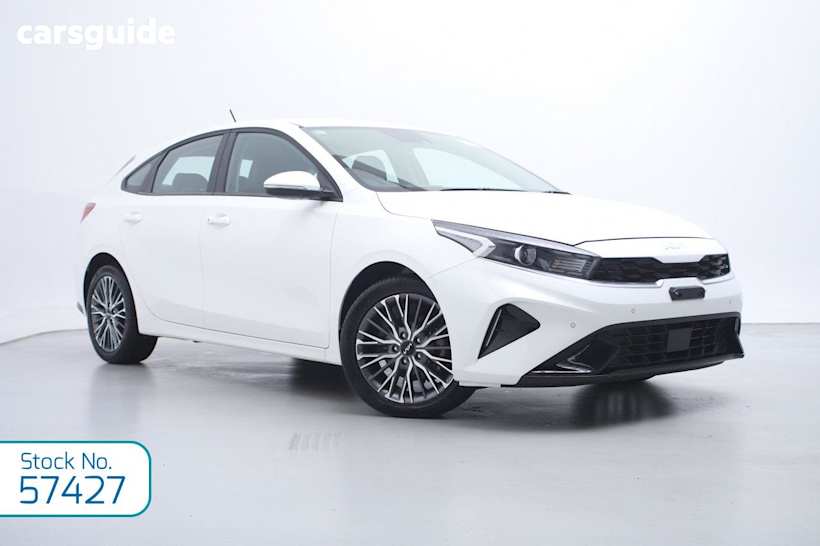 White 2024 Kia Cerato Hatchback Sport+