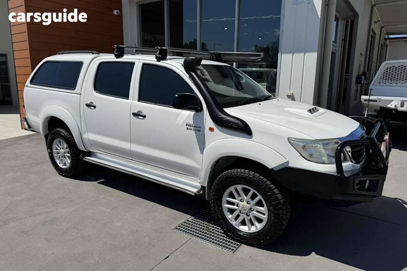 White 2014 Toyota Hilux Ute Tray SR 4X4