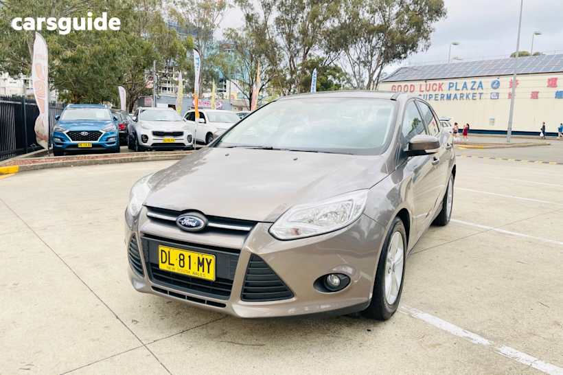 Grey 2013 Ford Focus Sedan AUTOMATIC 4 CYLINDER