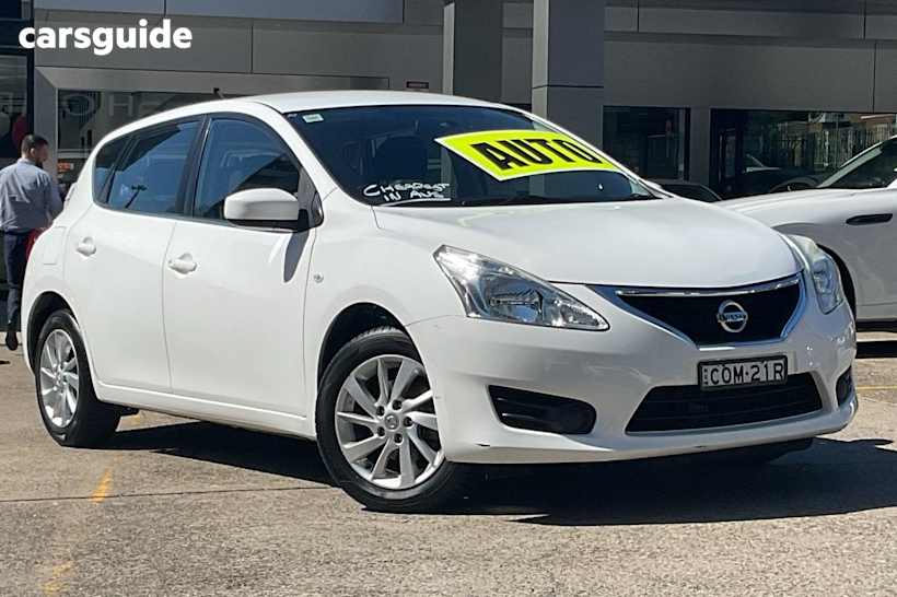 White 2013 Nissan Pulsar Hatchback St