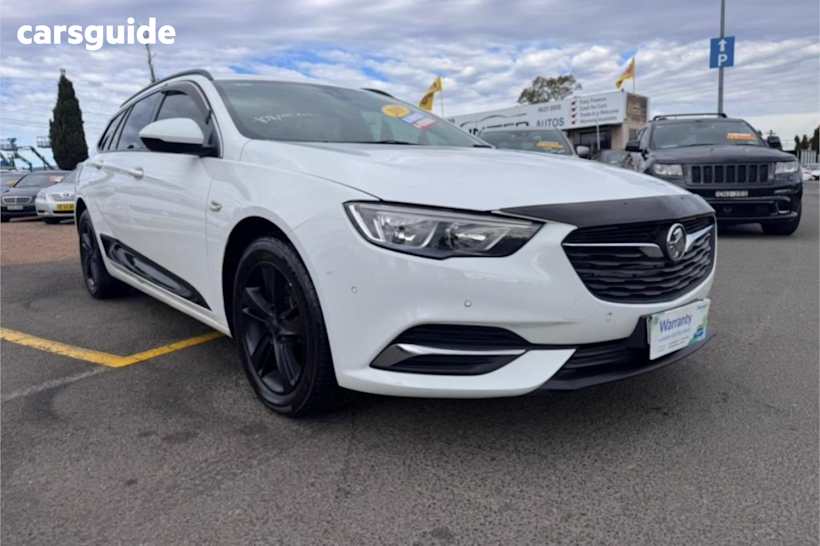 White 2018 Holden Commodore SUV LT F
