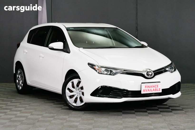 White 2018 Toyota Corolla Hatchback Ascent