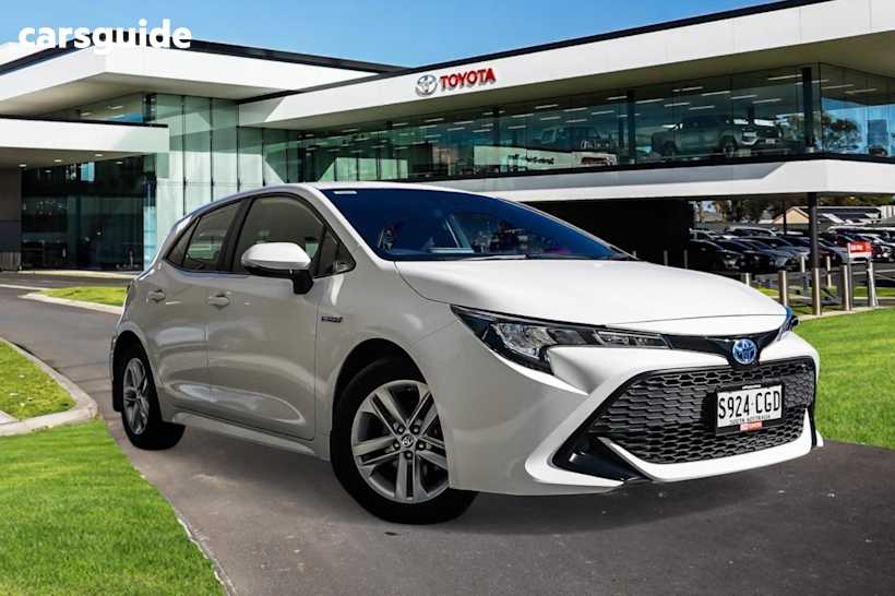 White 2020 Toyota Corolla Hatch ASCENT SPORT HYBRID F