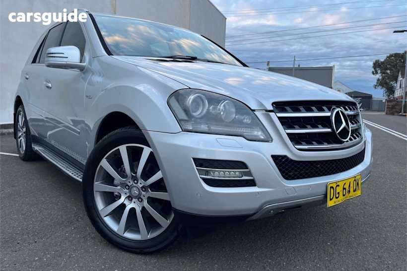 Silver 2011 Mercedes-Benz ML300 Wagon Cdi (4X4)
