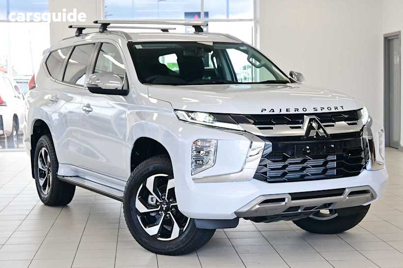 White 2024 Mitsubishi Pajero Sport SUV GLS 4X4