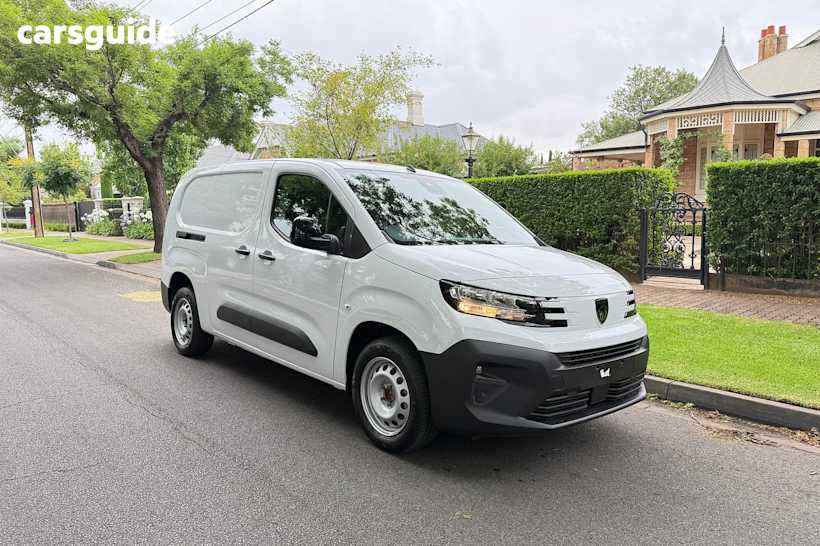 White 2024 Peugeot Partner Commercial PRO F