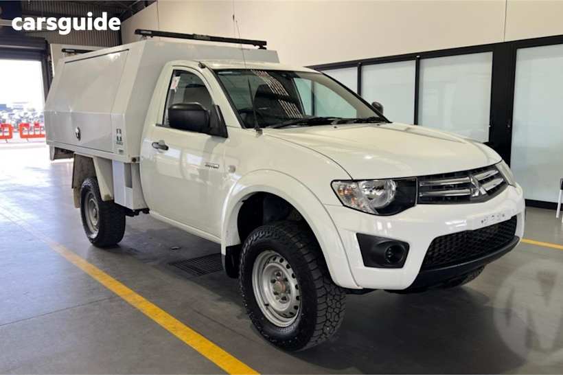 White 2015 Mitsubishi Triton Ute Tray GLX 4X4