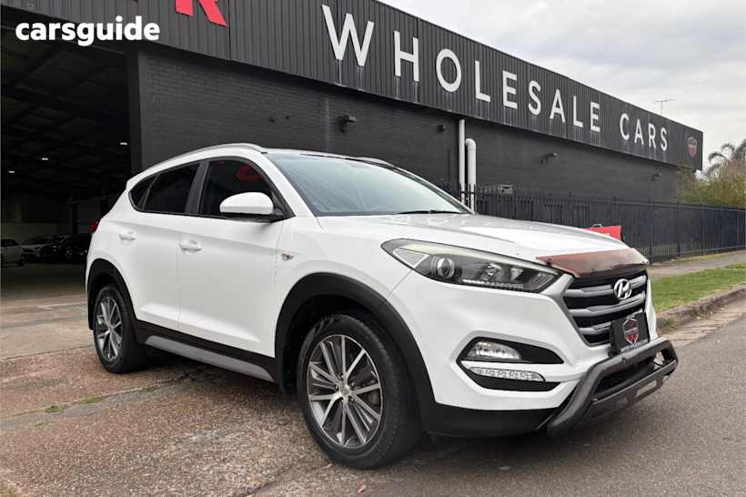 White 2017 Hyundai Tucson SUV ACTIVE X F