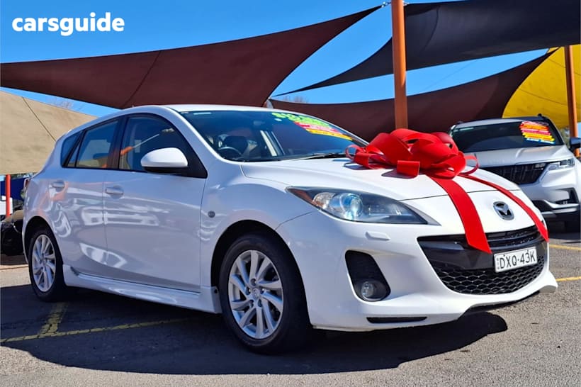 White 2011 Mazda Mazda3 Hatch SP20 SKYACTIV F