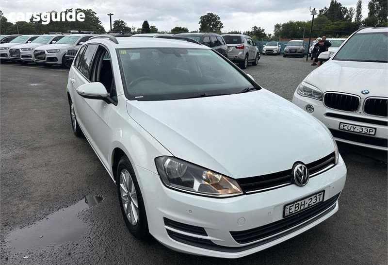 White 2016 Volkswagen Golf SUV 92TSI TRENDLINE F