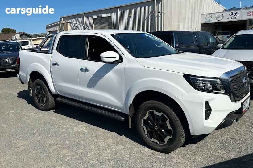 White 2023 Nissan Navara Dual Cab Pick-up St-X (4X4) Leather/No Sunroof