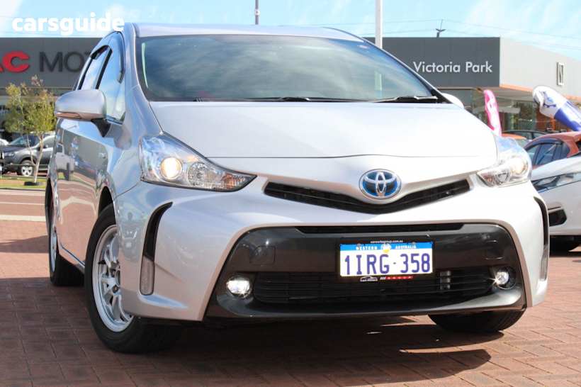 Silver 2016 Toyota PRIUS ALPHA SUV
