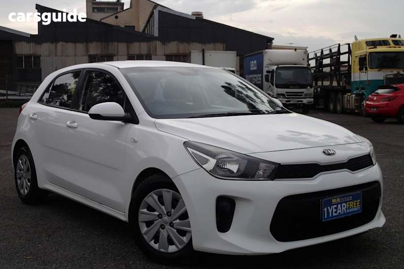 White 2018 Kia RIO Hatchback S