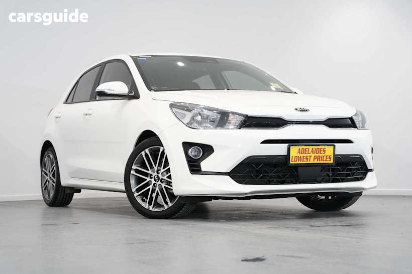 White 2021 Kia RIO Hatch SPORT F