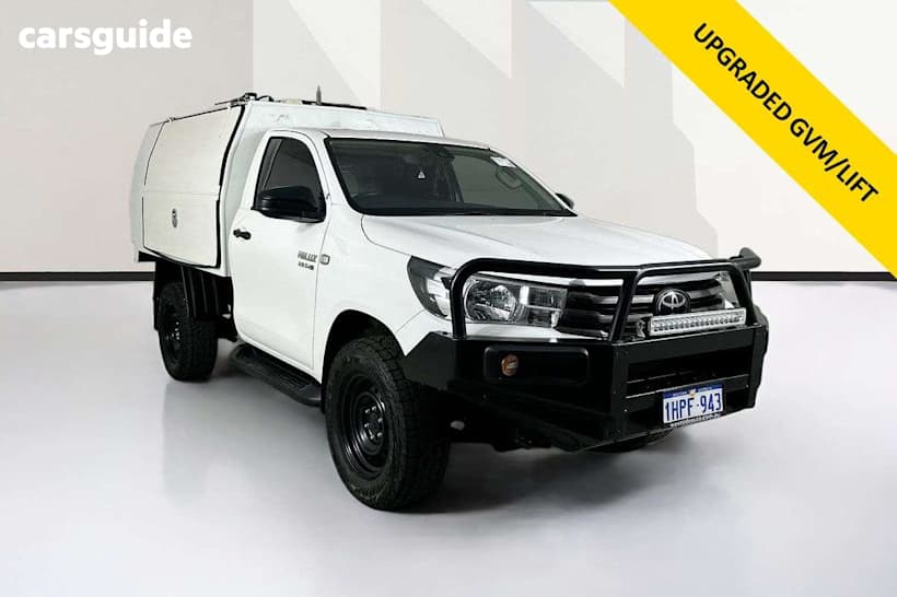 White 2022 Toyota Hilux Cab Chassis Sr (4X4)