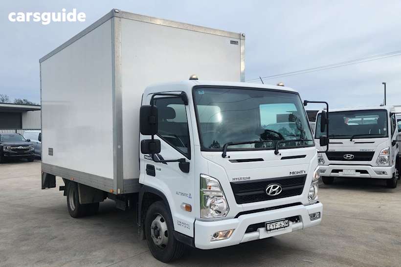 White 2023 Hyundai Mighty OtherCar EX4/6 PANTECH 4X2