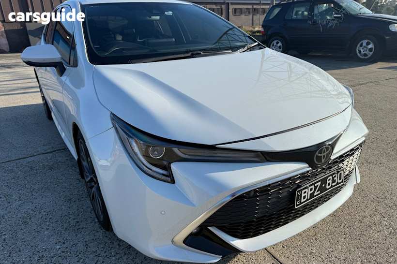 White 2021 Toyota Corolla Hatch ZR F