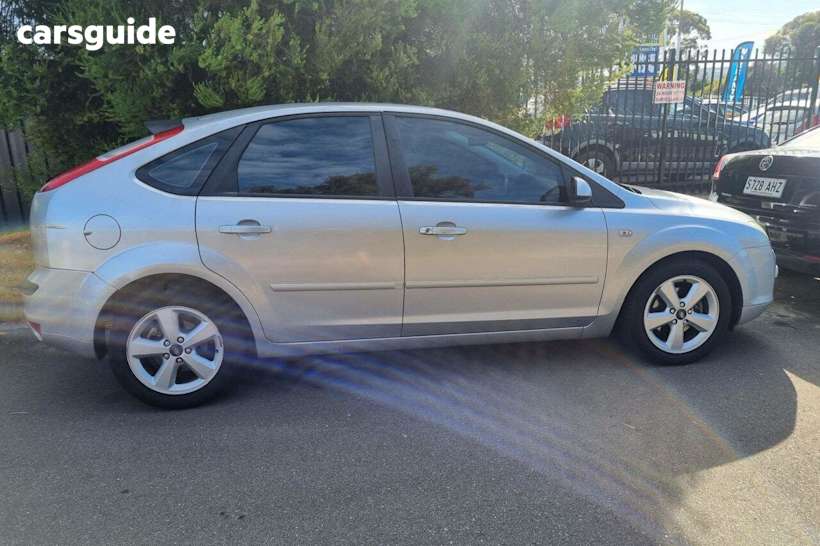 Silver 2007 Ford Focus Hatchback Lx