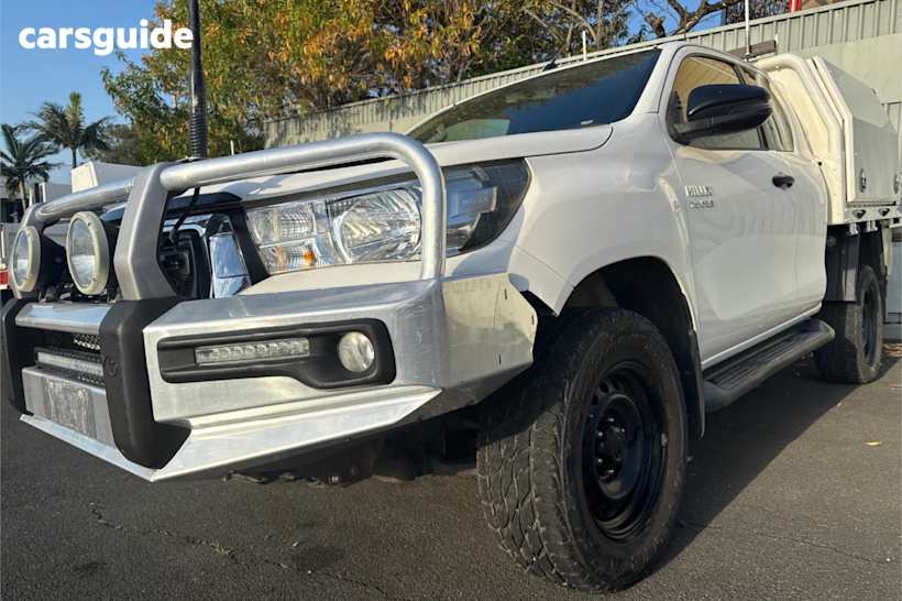 White 2018 Toyota Hilux Ute Tray SR 4X4