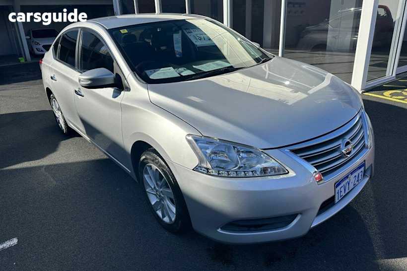Silver 2015 Nissan Pulsar Sedan St