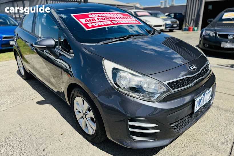 Grey 2015 Kia RIO Hatchback Sli
