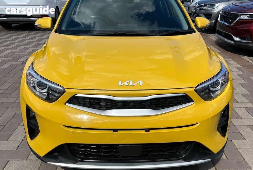 Yellow 2023 Kia Stonic Wagon Sport