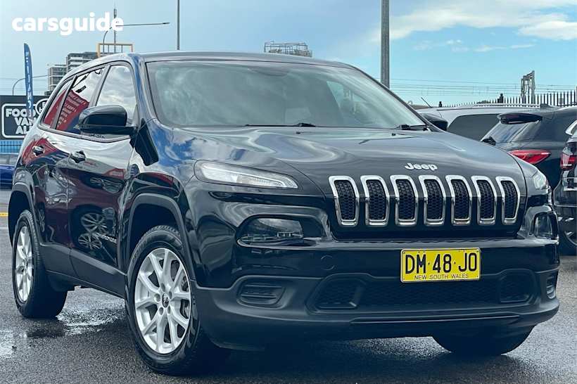 Black 2018 Jeep Cherokee SUV SPORT F