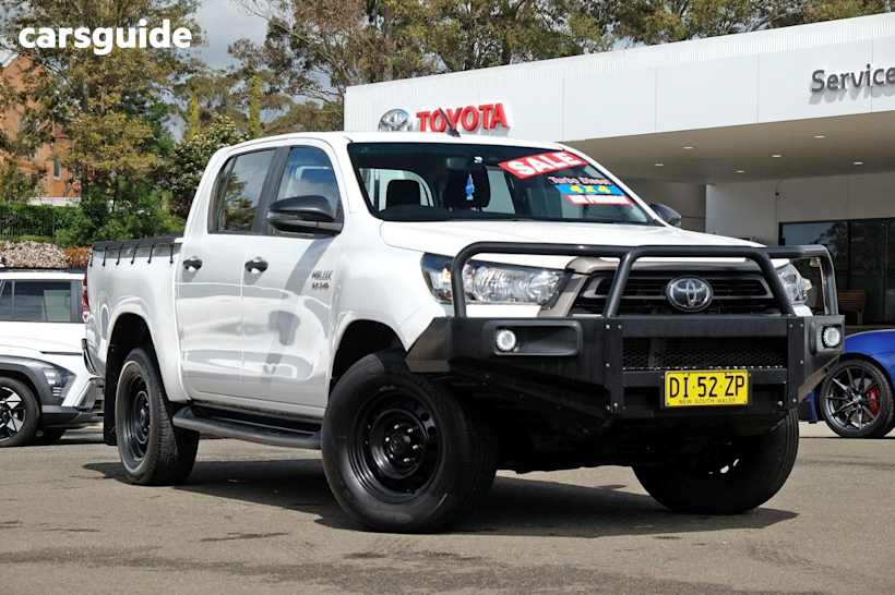 White 2020 Toyota Hilux Ute Tray SR 4X4
