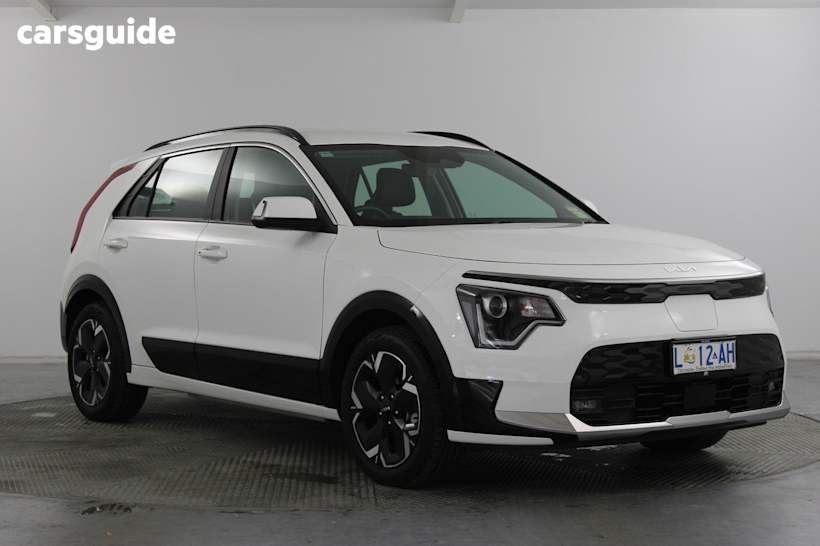 White 2024 Kia Niro Wagon Ev S