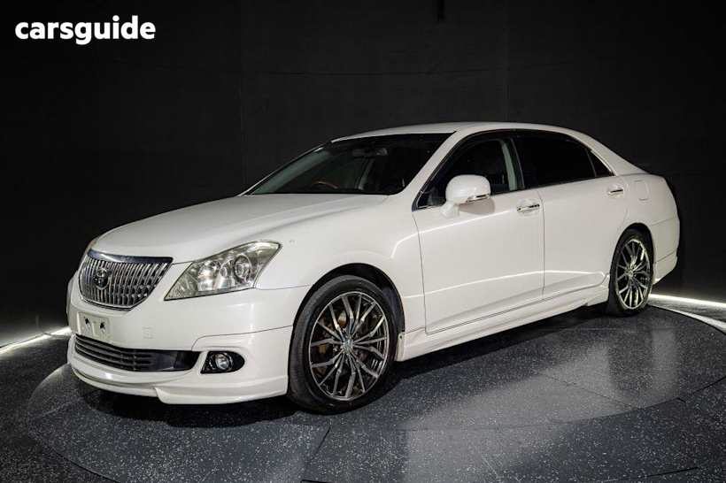 White 2010 Toyota Crown Sedan MAJESTA C TYPE 4DR SEDAN 8SP AUTO 4.6I