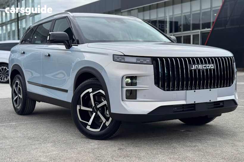 Silver 2025 Jaecoo J7 SUV CORE F
