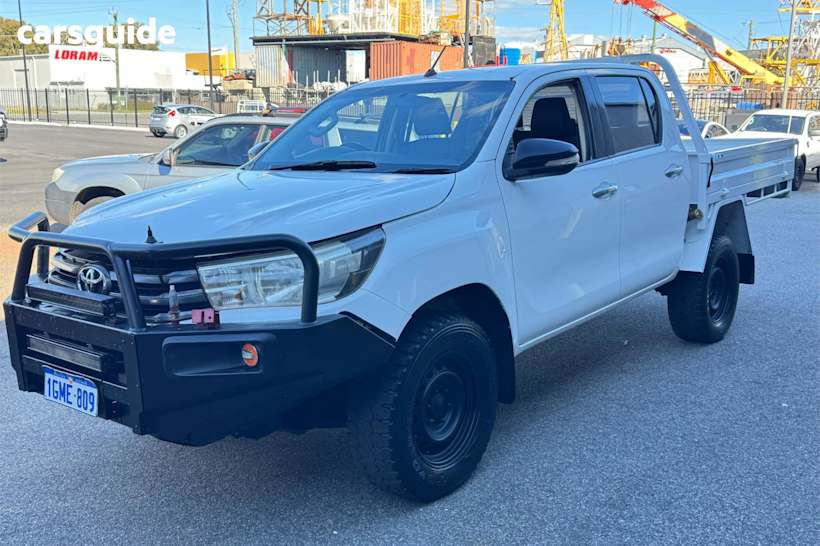 White 2015 Toyota Hilux Ute Tray SR 4X4