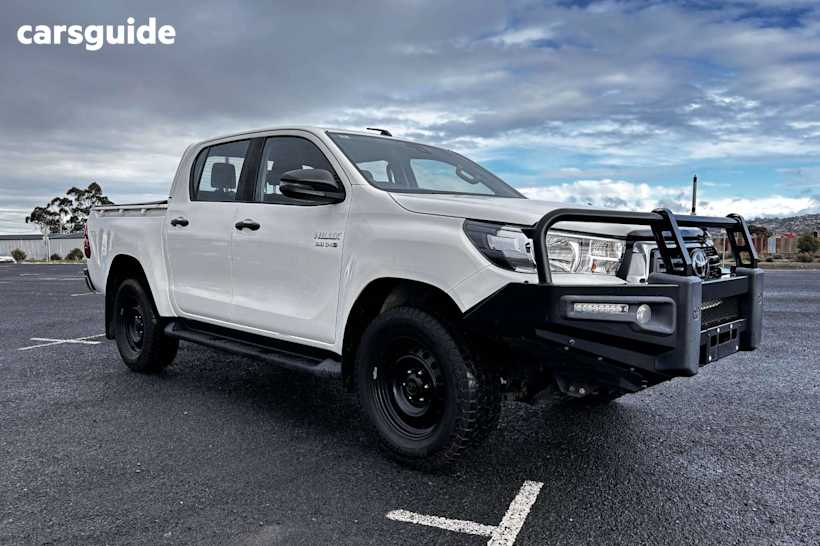 White 2019 Toyota Hilux Ute Tray SR 4X4
