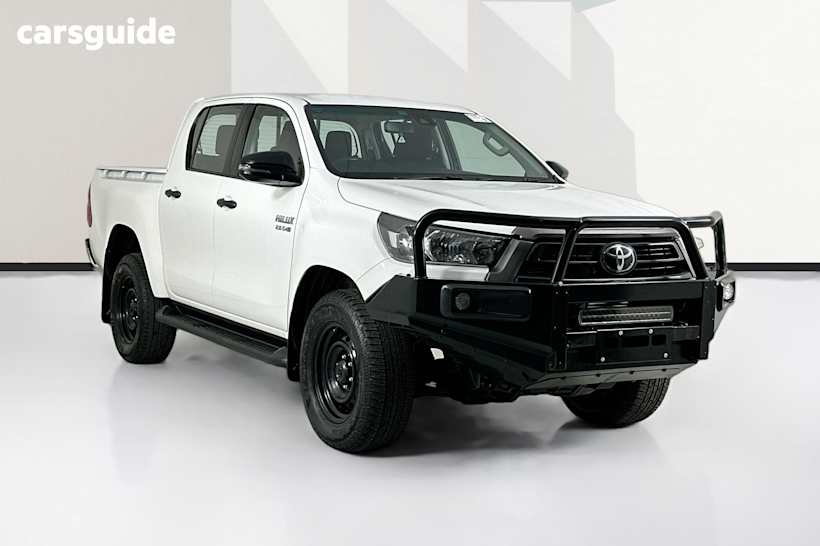 White 2022 Toyota Hilux Double Cab Pick Up Sr Hi-Rider (4X2)