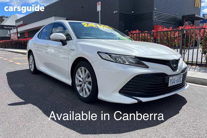 White 2018 Toyota Camry Sedan Ascent
