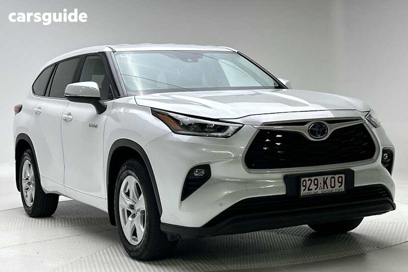 White 2024 Toyota Kluger SUV GX 4X4