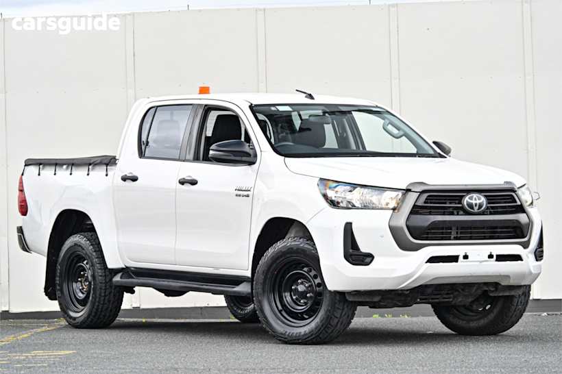 White 2020 Toyota Hilux Ute Tray SR 4X4