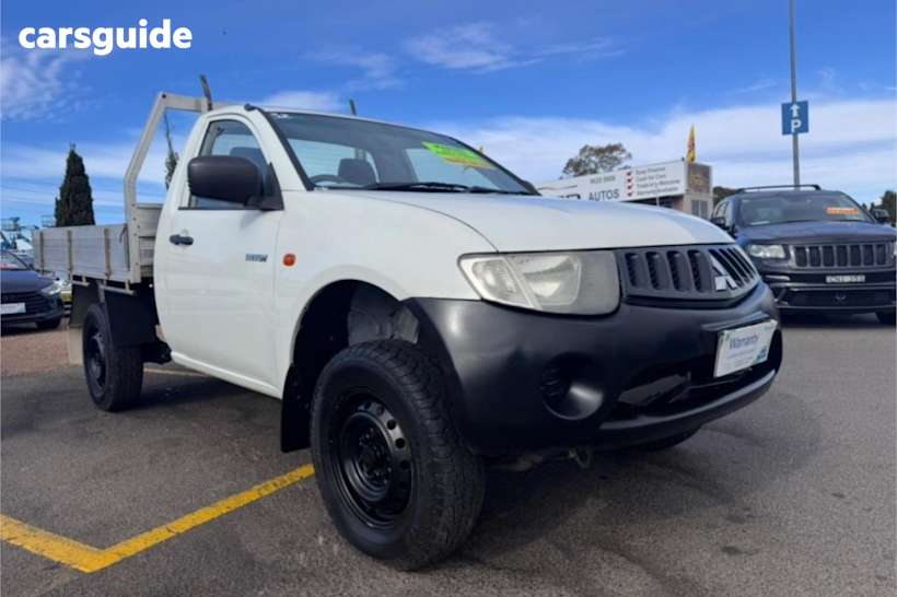 White 2008 Mitsubishi Triton Ute Tray GL R