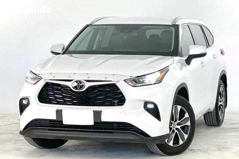White 2022 Toyota Kluger SUV GXL F