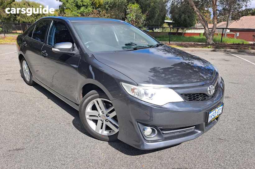 Grey 2013 Toyota Camry Sedan ATARA R F