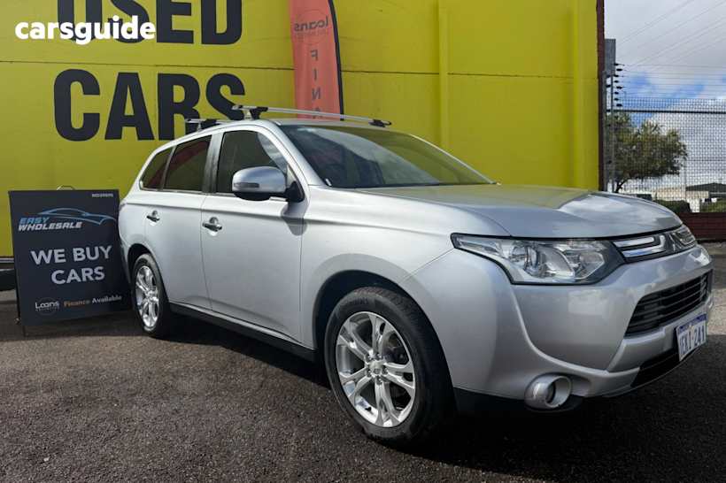 Silver 2013 Mitsubishi Outlander SUV ASPIRE 4X4