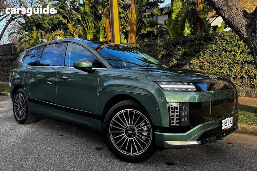 Green 2025 Hyundai Ioniq 9 SUV CALLIGRAPHY 4X4