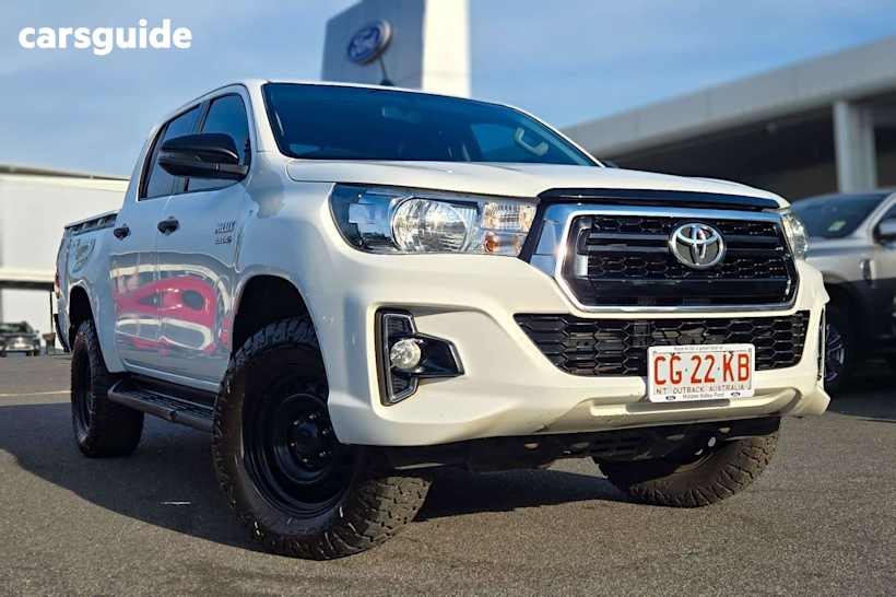 White 2018 Toyota Hilux Ute Tray SR 4X4
