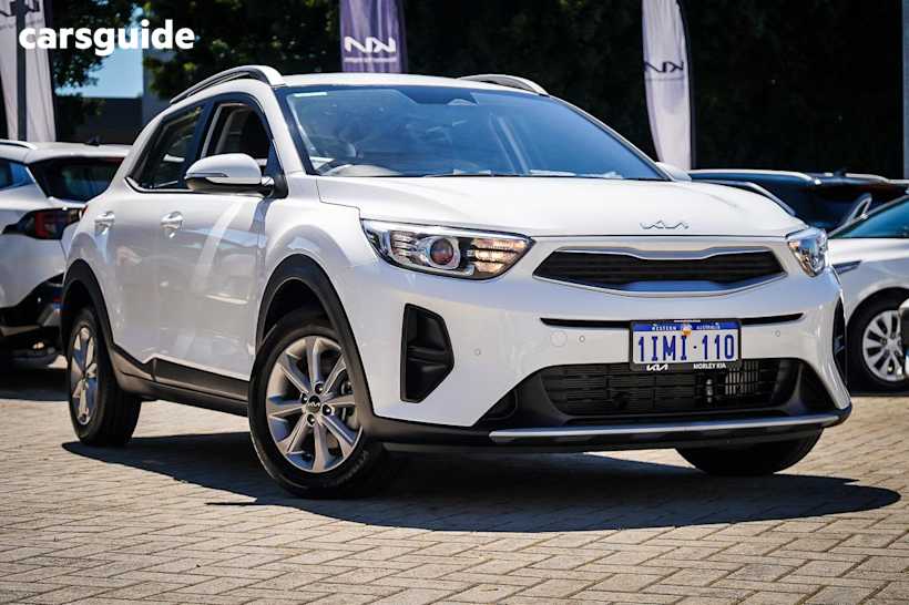 White 2024 Kia Stonic Wagon S