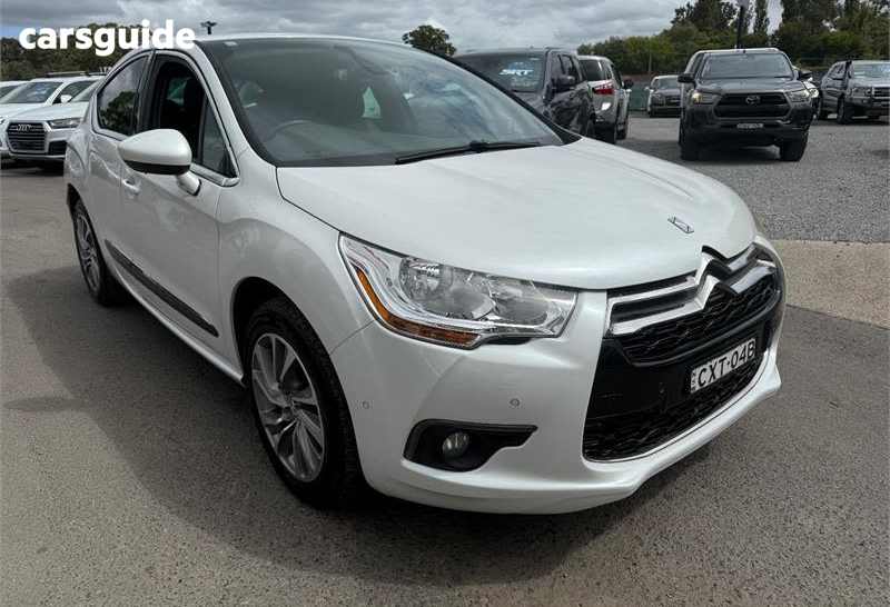 White 2015 Citroen DS4 Hatch DSPORT THP 160 F