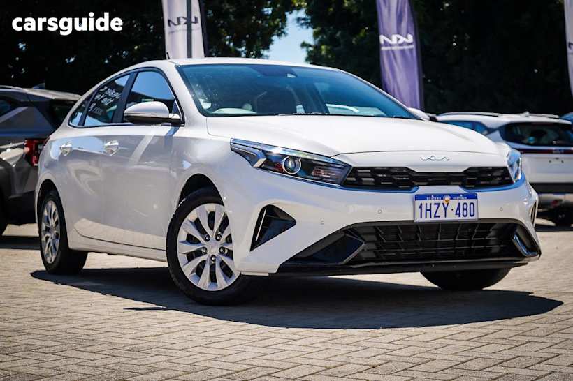 White 2023 Kia Cerato Hatchback S