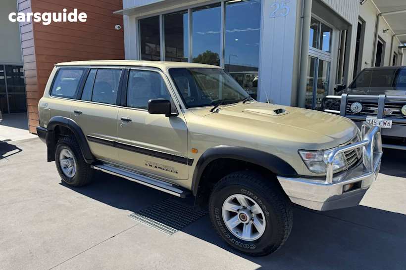 Gold 2000 Nissan Patrol SUV ST 4X4